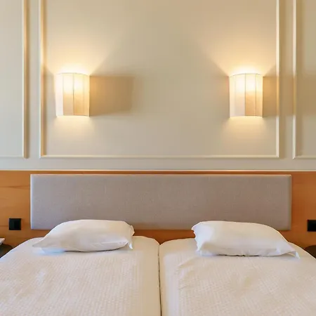 فندق Cova Da Iria 3*