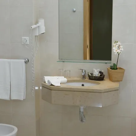 Ξενοδοχείο Cova Da Iria 3*