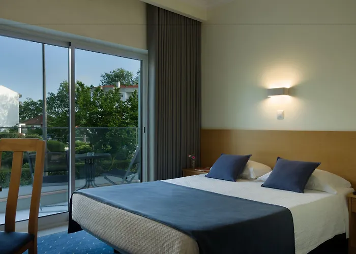 Hotel Cova Da Iria 3*