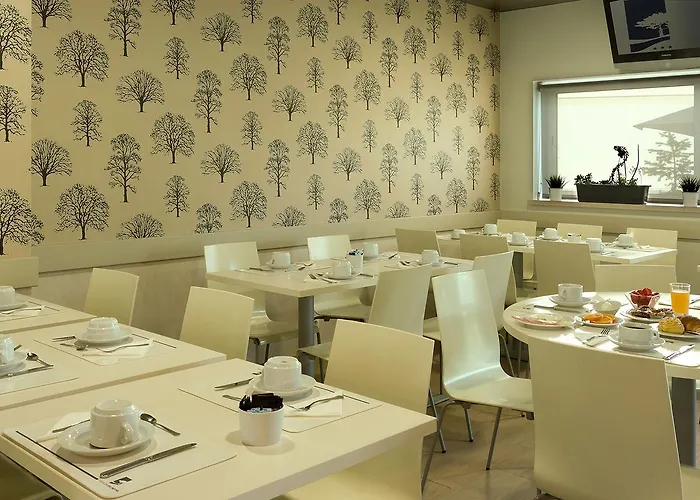 Hotel Cova Da Iria 3*