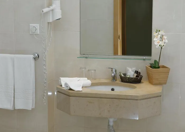 ホテル Cova Da Iria 3*